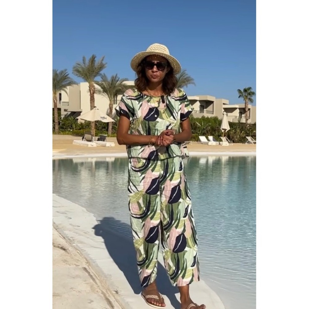 Tahari Green and Pink Leaf Print Pantsuit